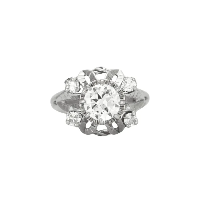 Bague dôme en platine, or blanc et diamants sold by 58 Facettes