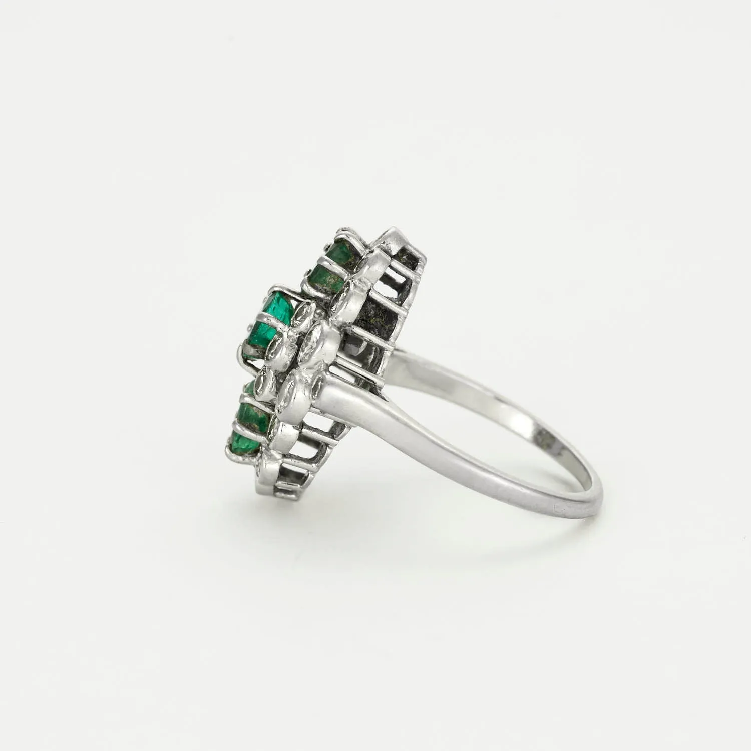 Bague marquise or gris émeraudes et diamants sold by 58 Facettes product image thumbnail 3