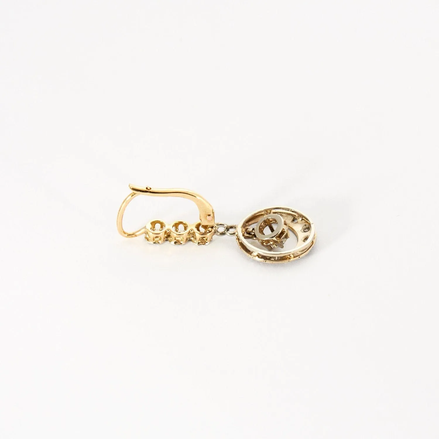 Boucles d'oreilles or jaune et gris ornées de diamants sold by 58 Facettes product image thumbnail 3