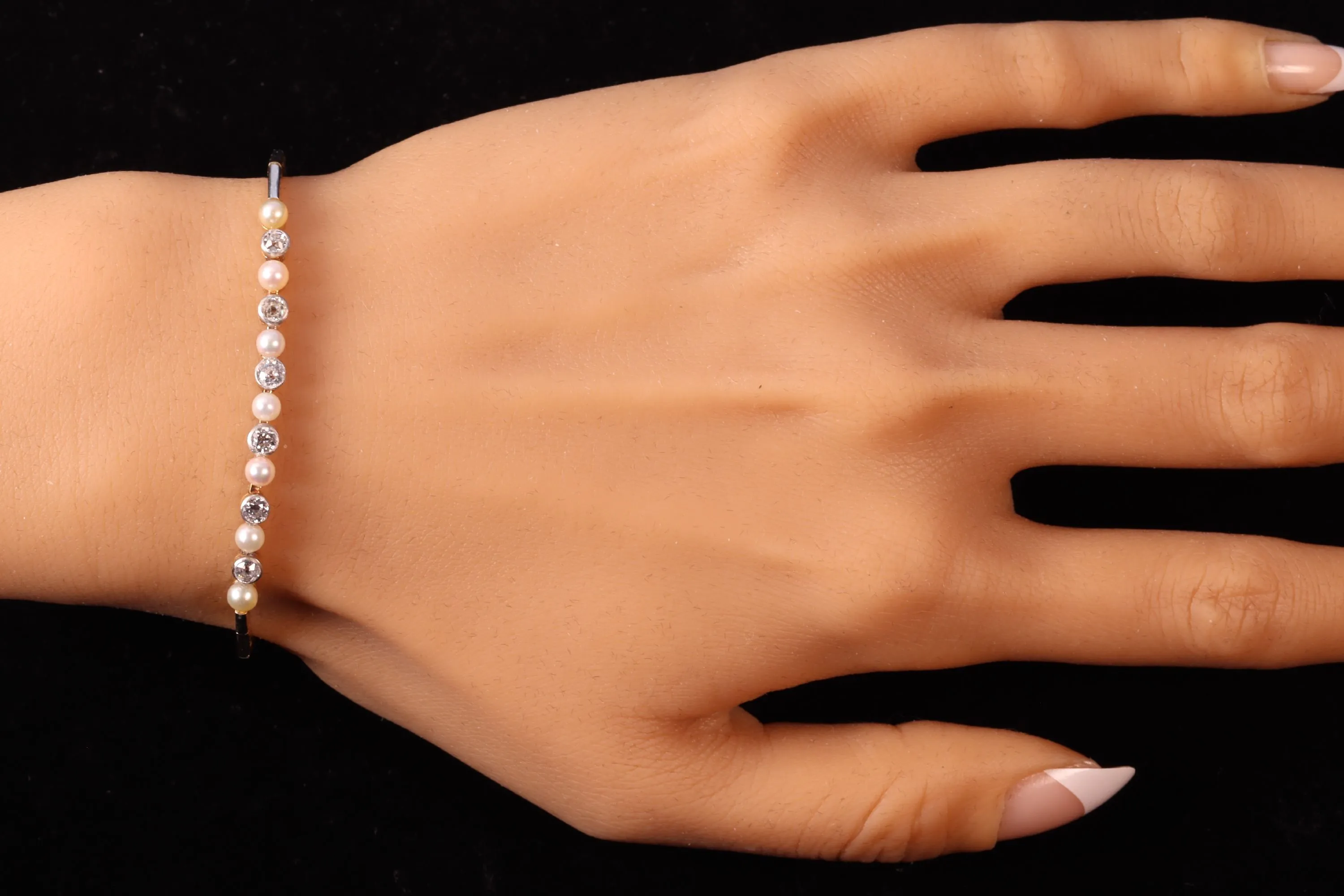 Bracelet Art Déco en diamants et perles sold by 58 Facettes product image thumbnail 3