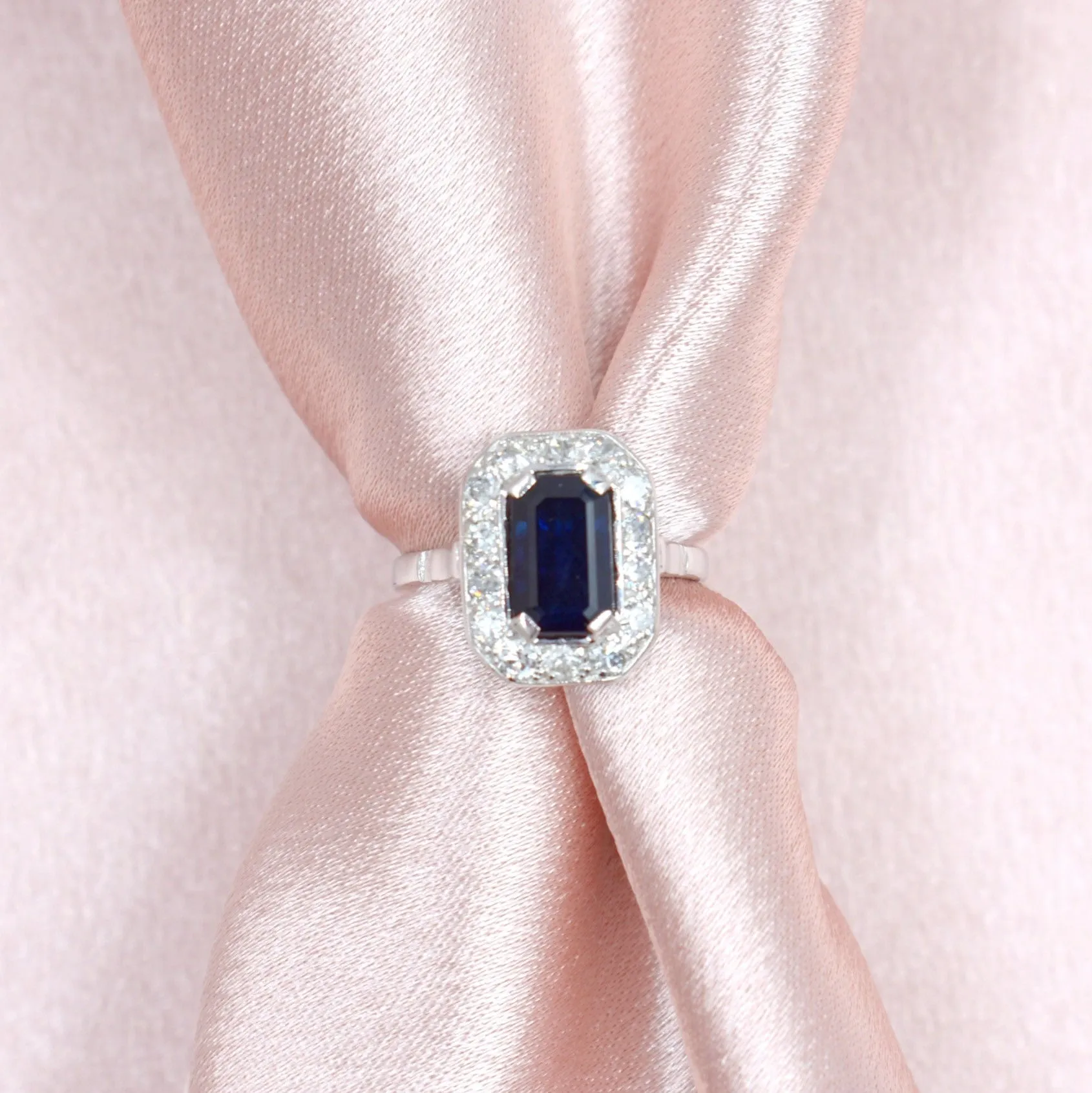 Bague or blanc saphir et diamants sold by 58 Facettes product image thumbnail 3