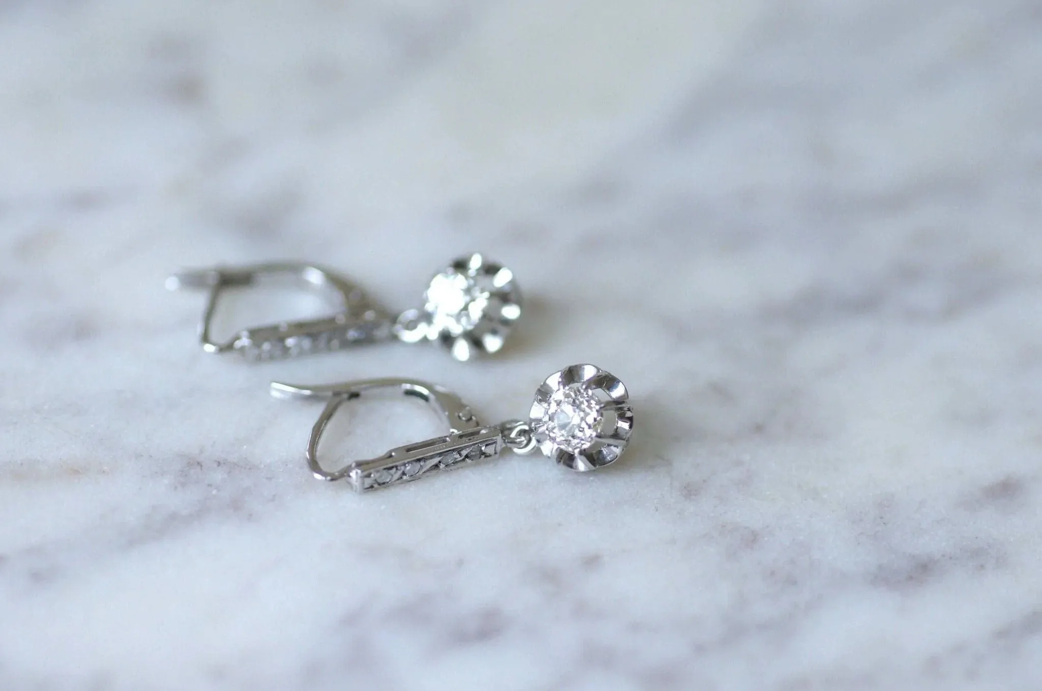 Boucles d'oreilles Art Déco or blanc et diamants sold by 58 Facettes product image thumbnail 2