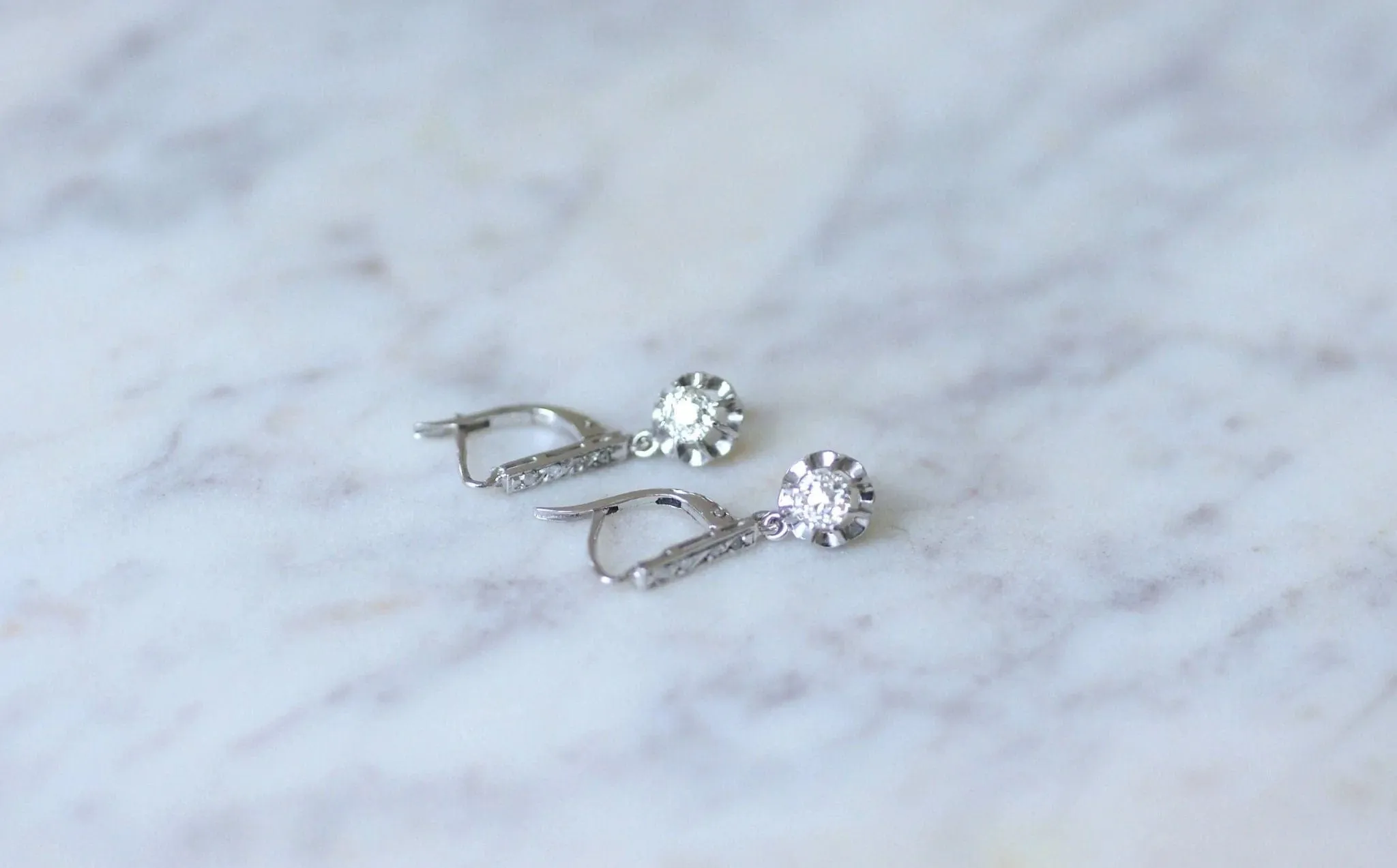 Boucles d'oreilles Art Déco or blanc et diamants sold by 58 Facettes product image thumbnail 5