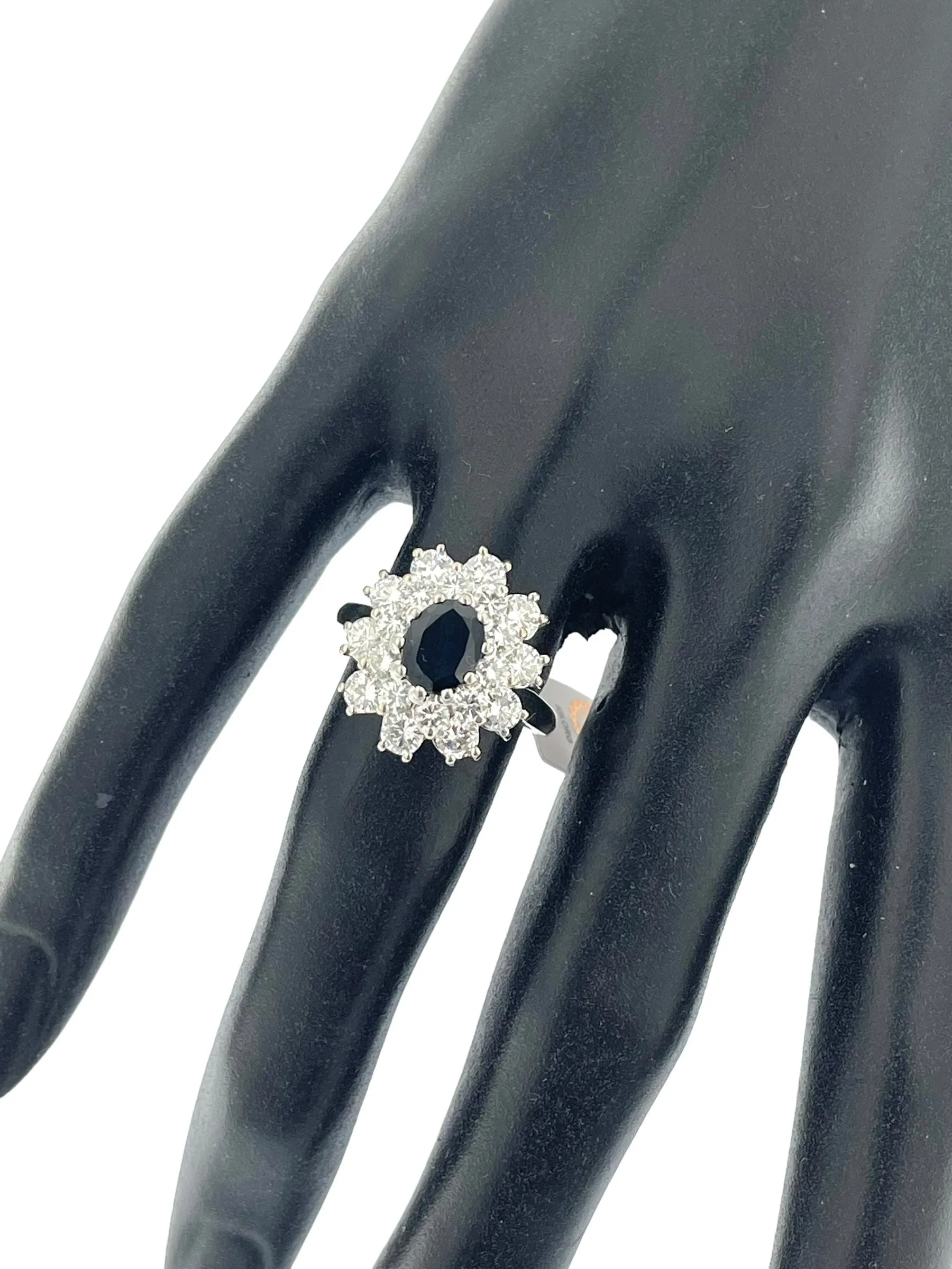 Bague or blanc saphir et diamants sold by 58 Facettes product image thumbnail 2