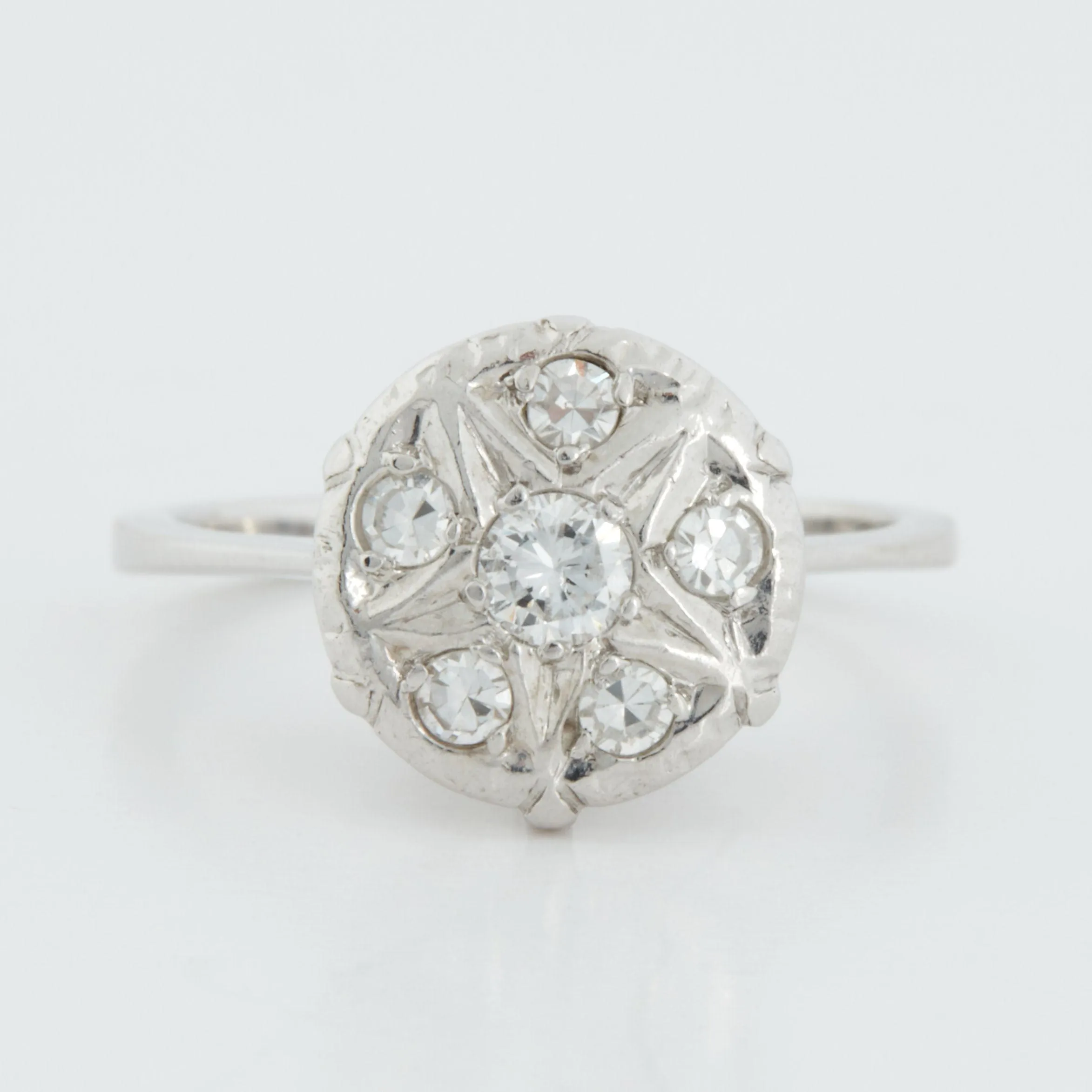 Bague en or blanc 18 carats sertie de diamants sold by 58 Facettes product image thumbnail 3