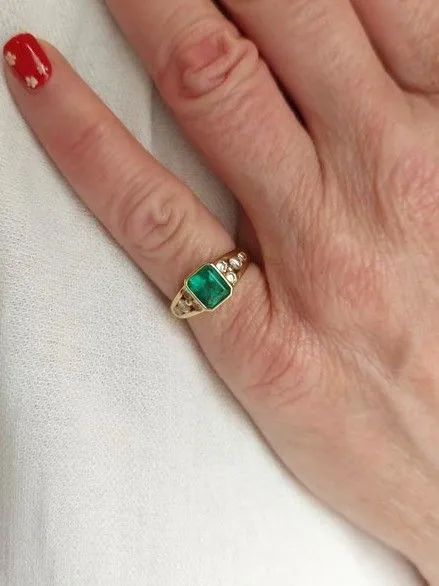 BAGUE MODERNE ÉMERAUDE ET DIAMANTS sold by 58 Facettes product image thumbnail 2