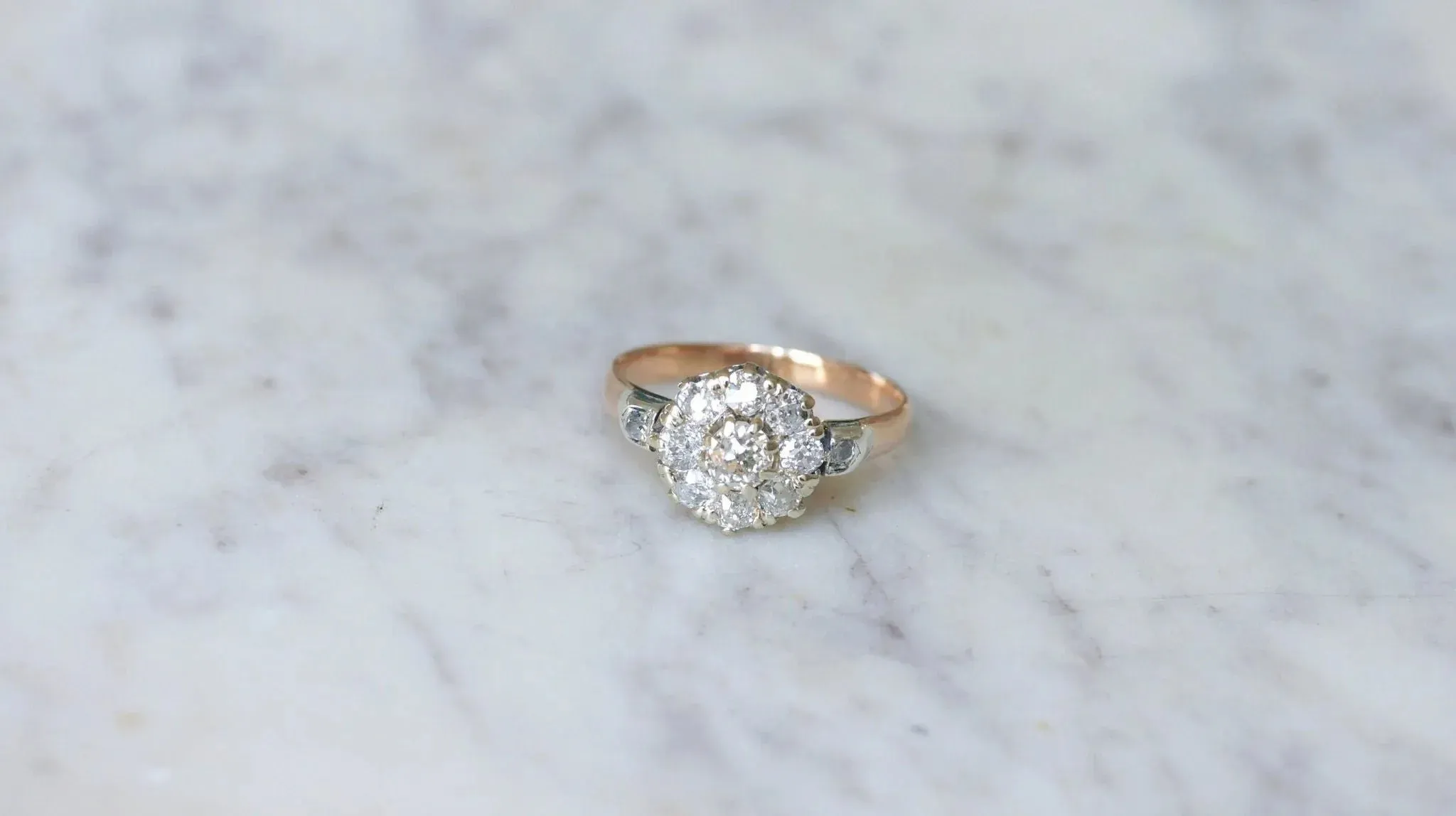 Bague marguerite or rose, platine et diamants sold by 58 Facettes product image thumbnail 3