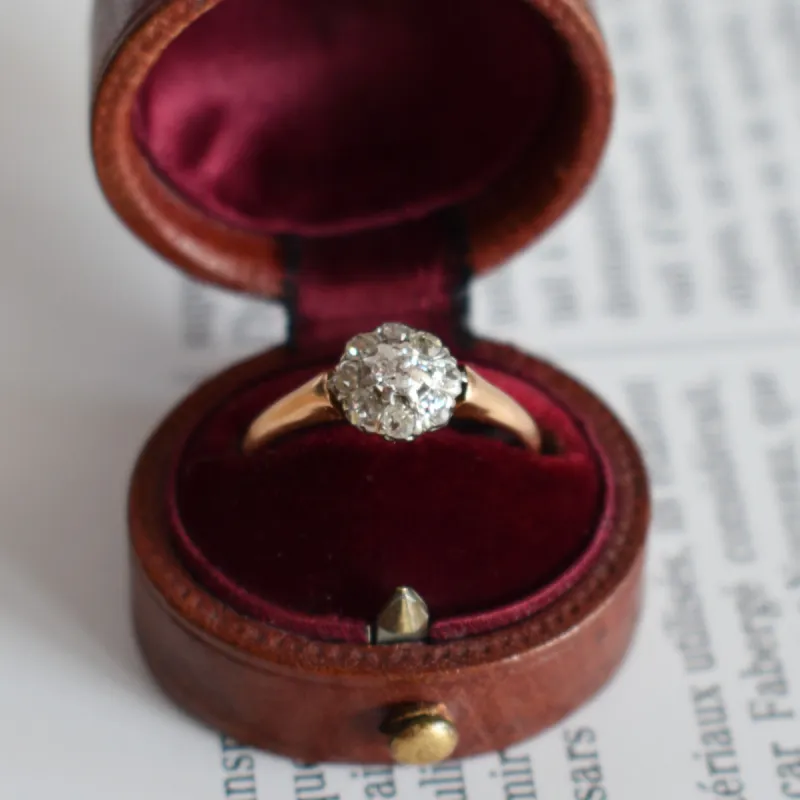 Bague marguerite or jaune et diamants sold by 58 Facettes