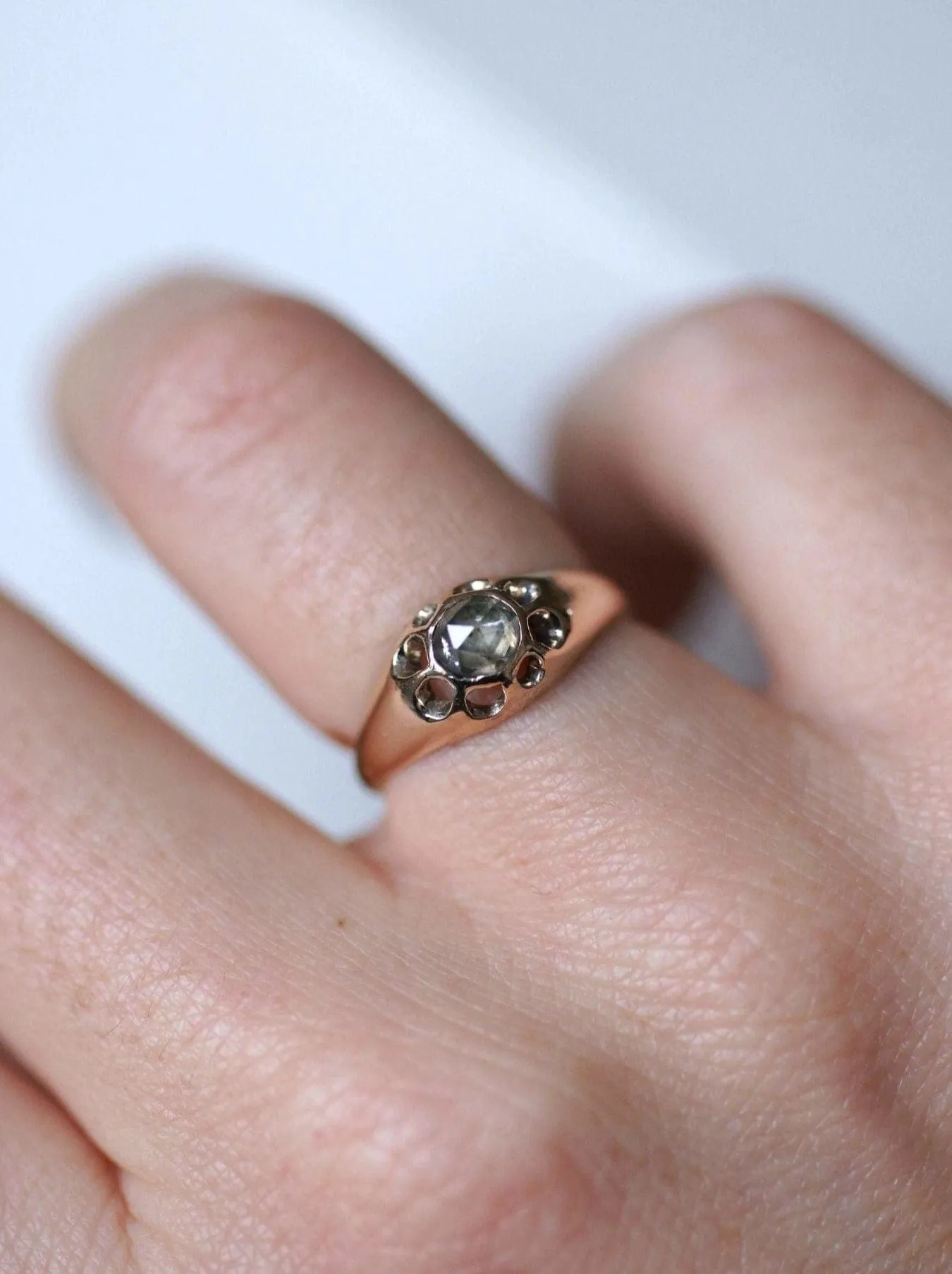 Bague jonc Victorienne ancienne en or et diamant sold by 58 Facettes product image thumbnail 3