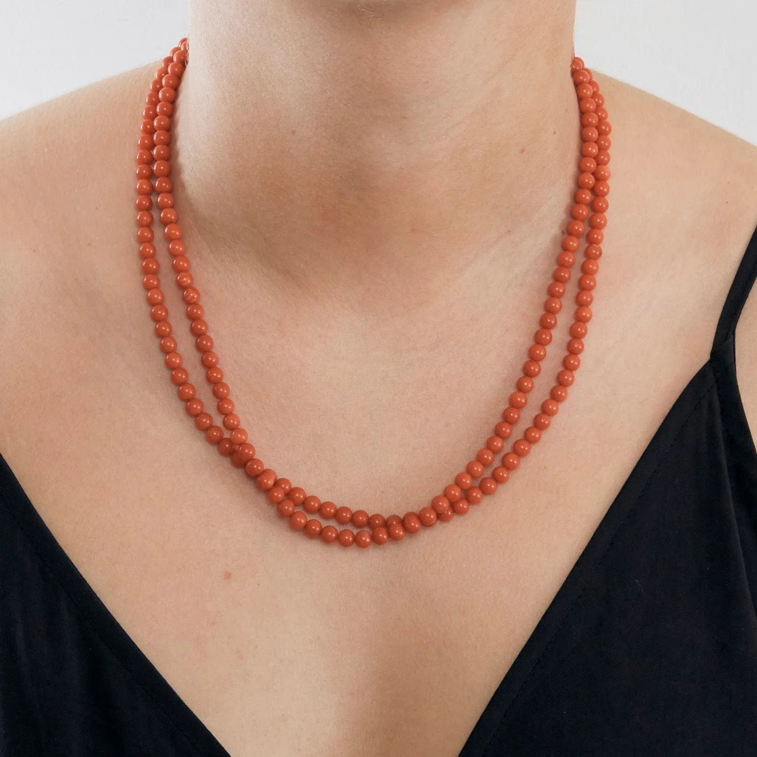 Collier deux rangs en corail méditerranéen sold by 58 Facettes product image thumbnail 2