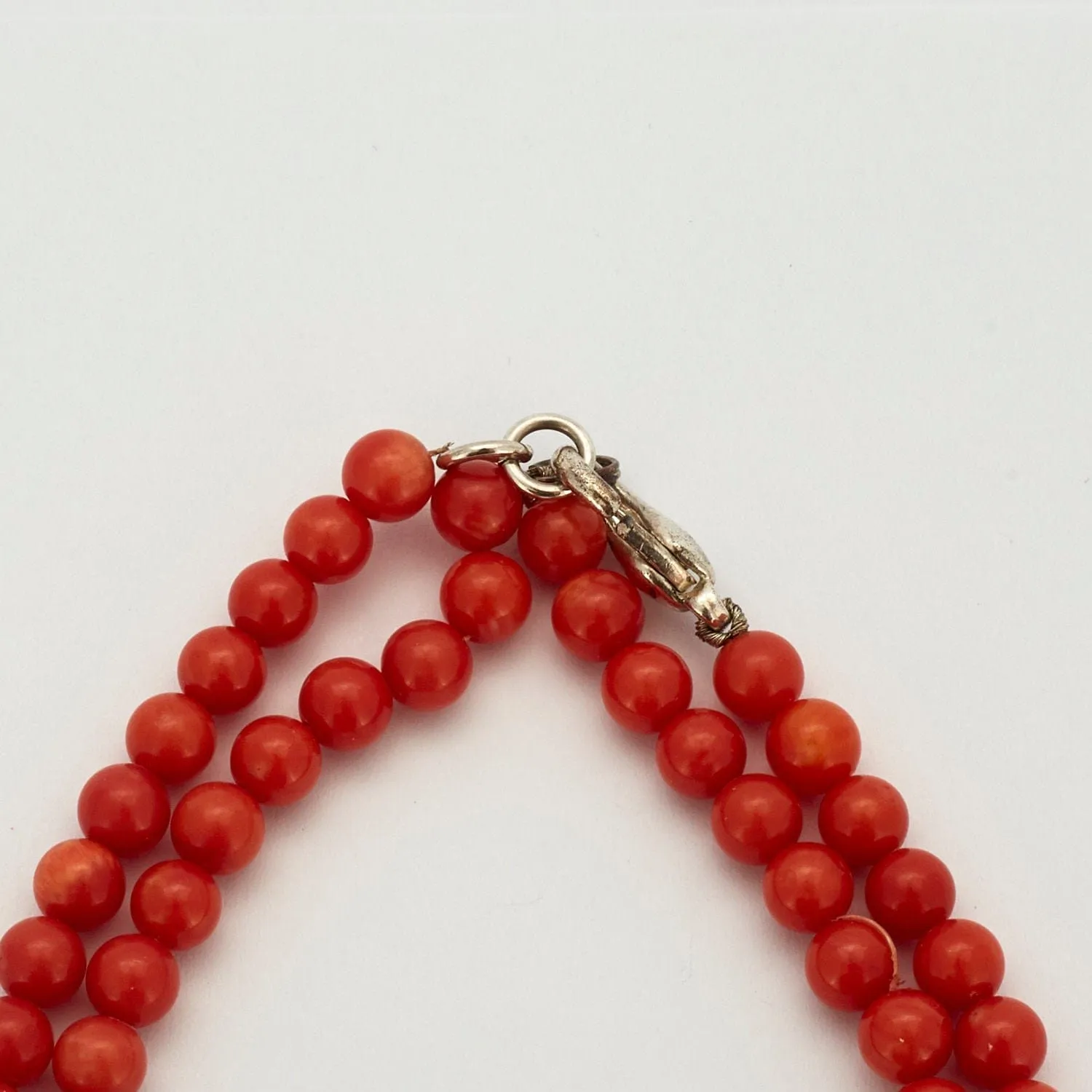 Collier deux rangs en corail méditerranéen sold by 58 Facettes product image thumbnail 3