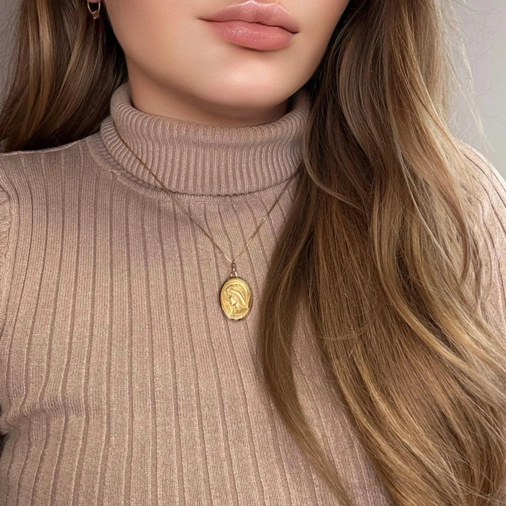 Pendentif Médaille vierge marie or jaune sold by 58 Facettes product image thumbnail 2