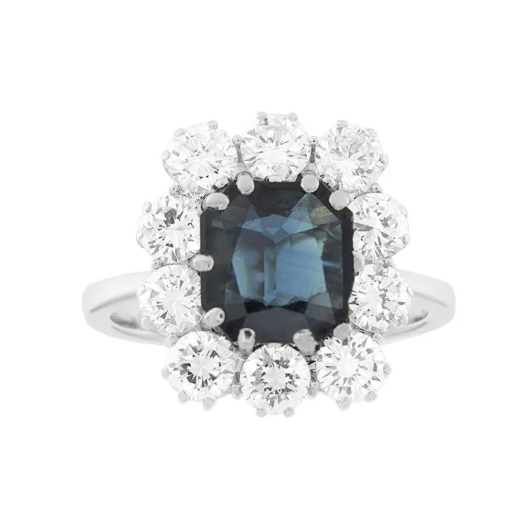 Bague or blanc saphir entourage diamants sold by 58 Facettes