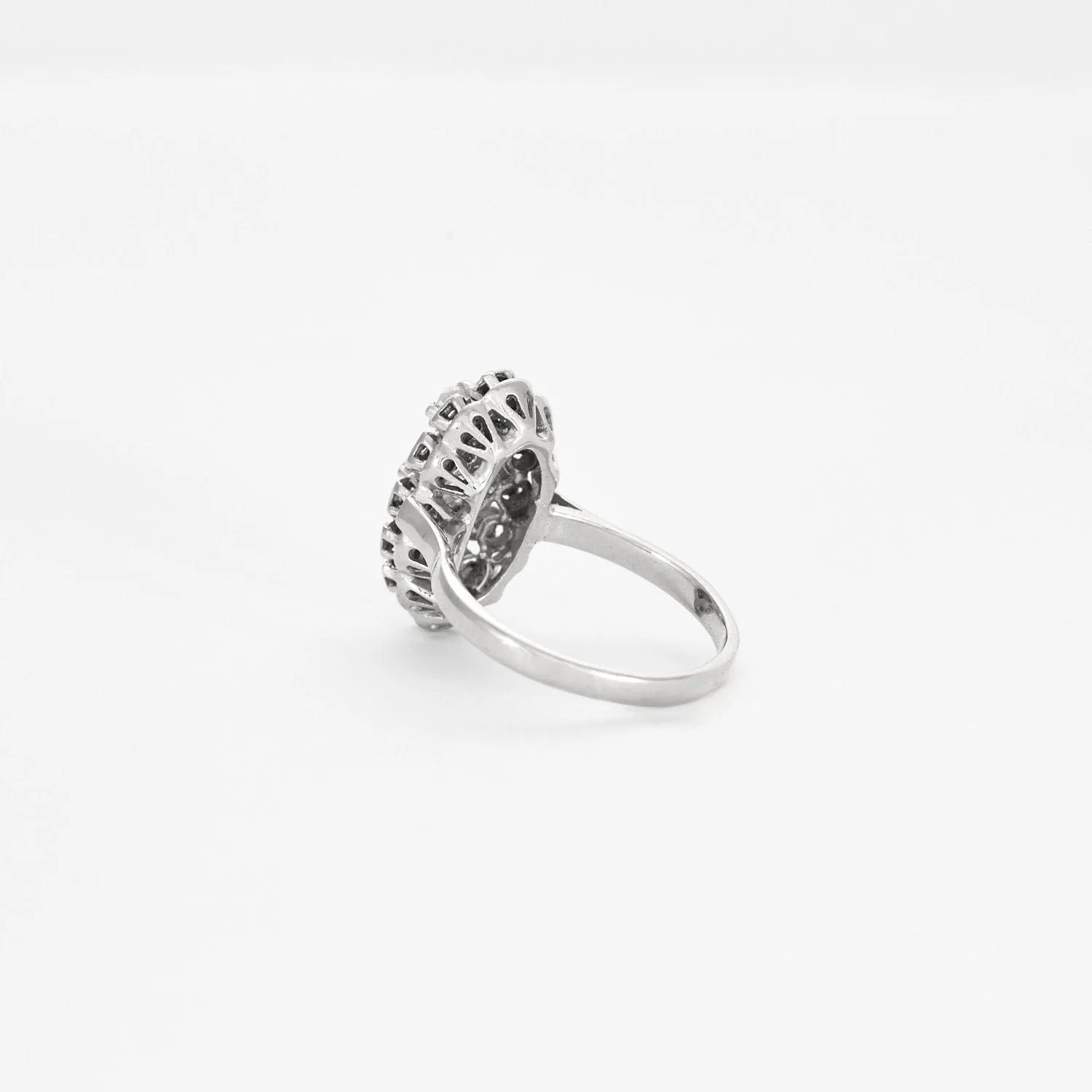 Bague marquise en or gris et diamants sold by 58 Facettes product image thumbnail 4