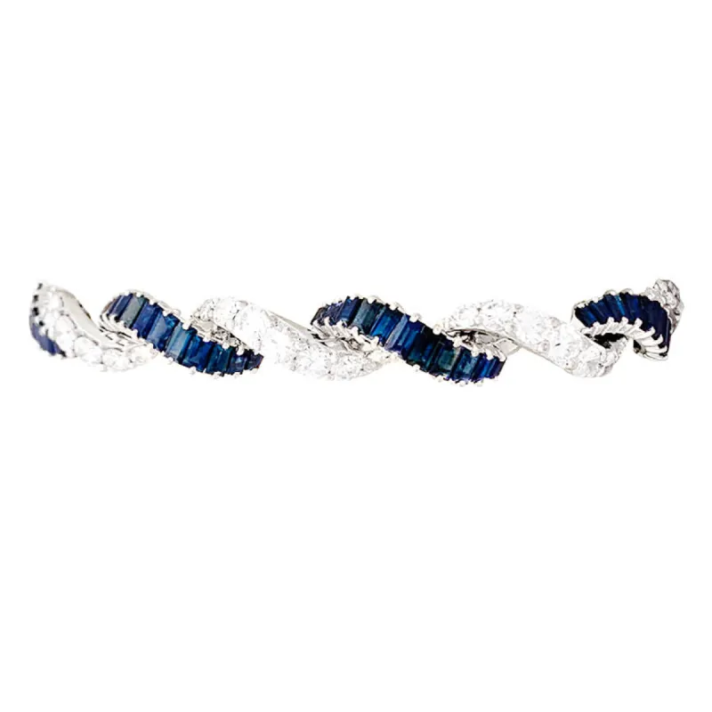 Bracelet or blanc, diamants, saphirs. sold by 58 Facettes