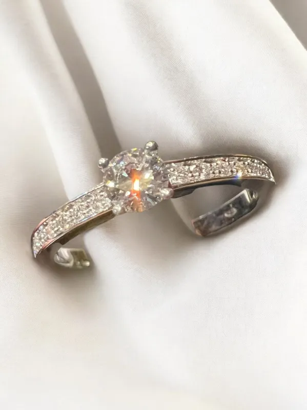 Solitaire diamant entouré pavage diamants, bague or made by 58 Facettes