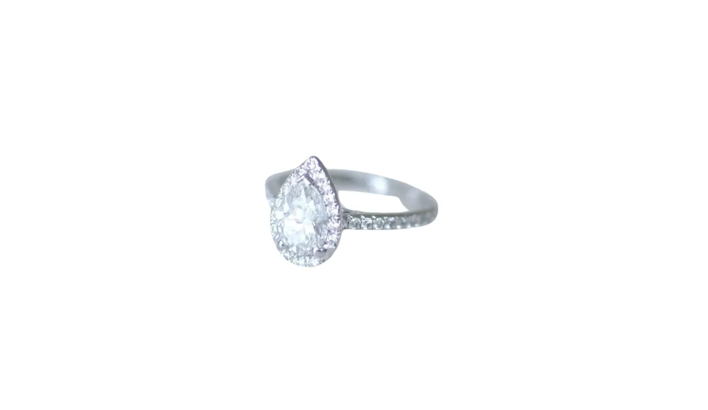 Bague Solitaire Halo Diamant Poire 1.14 Carats sold by 58 Facettes
