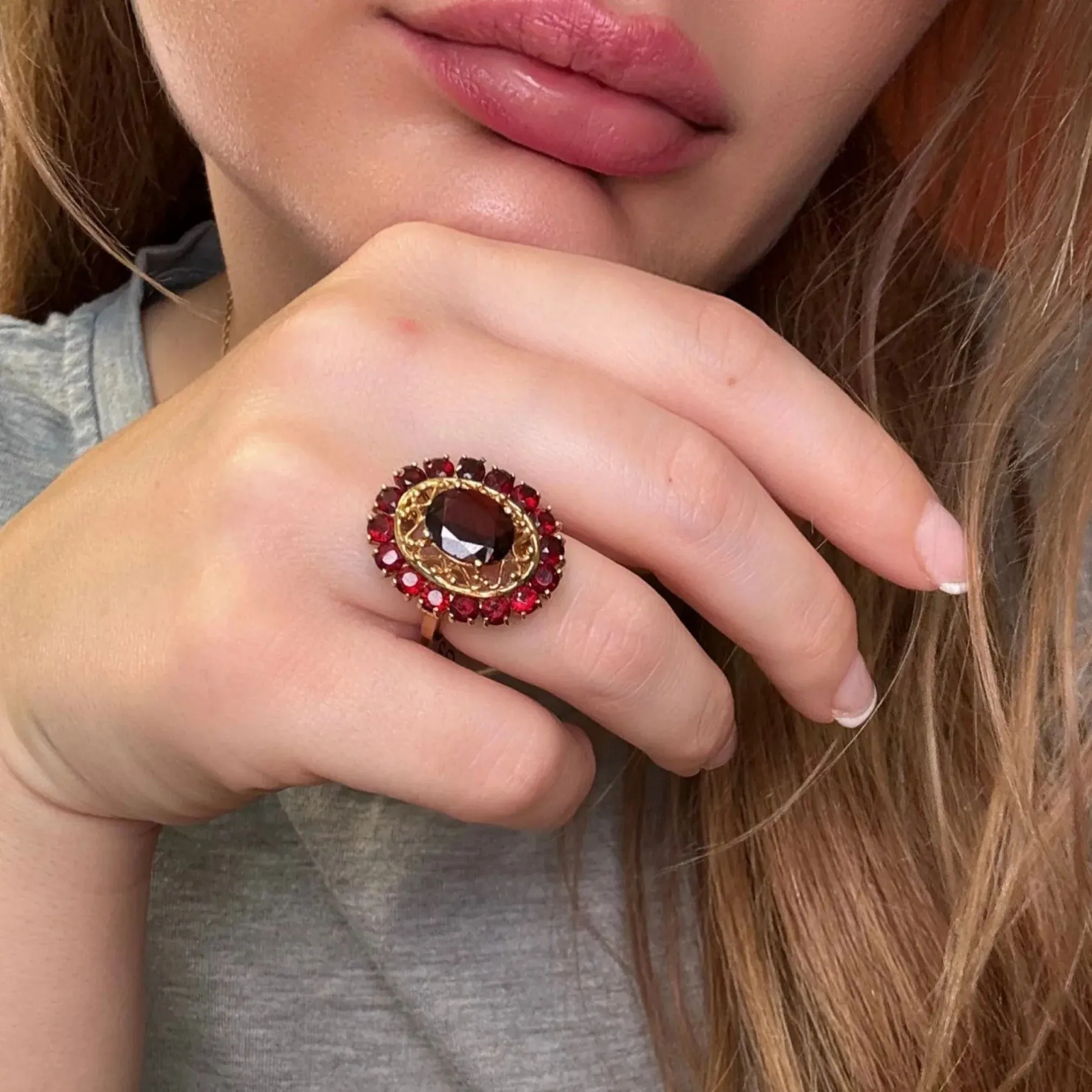 Bague Cocktail or jaune et grenat sold by 58 Facettes product image thumbnail 2