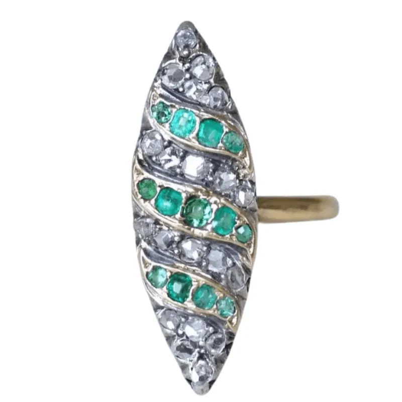 Bague marquise émeraudes et diamants sold by 58 Facettes