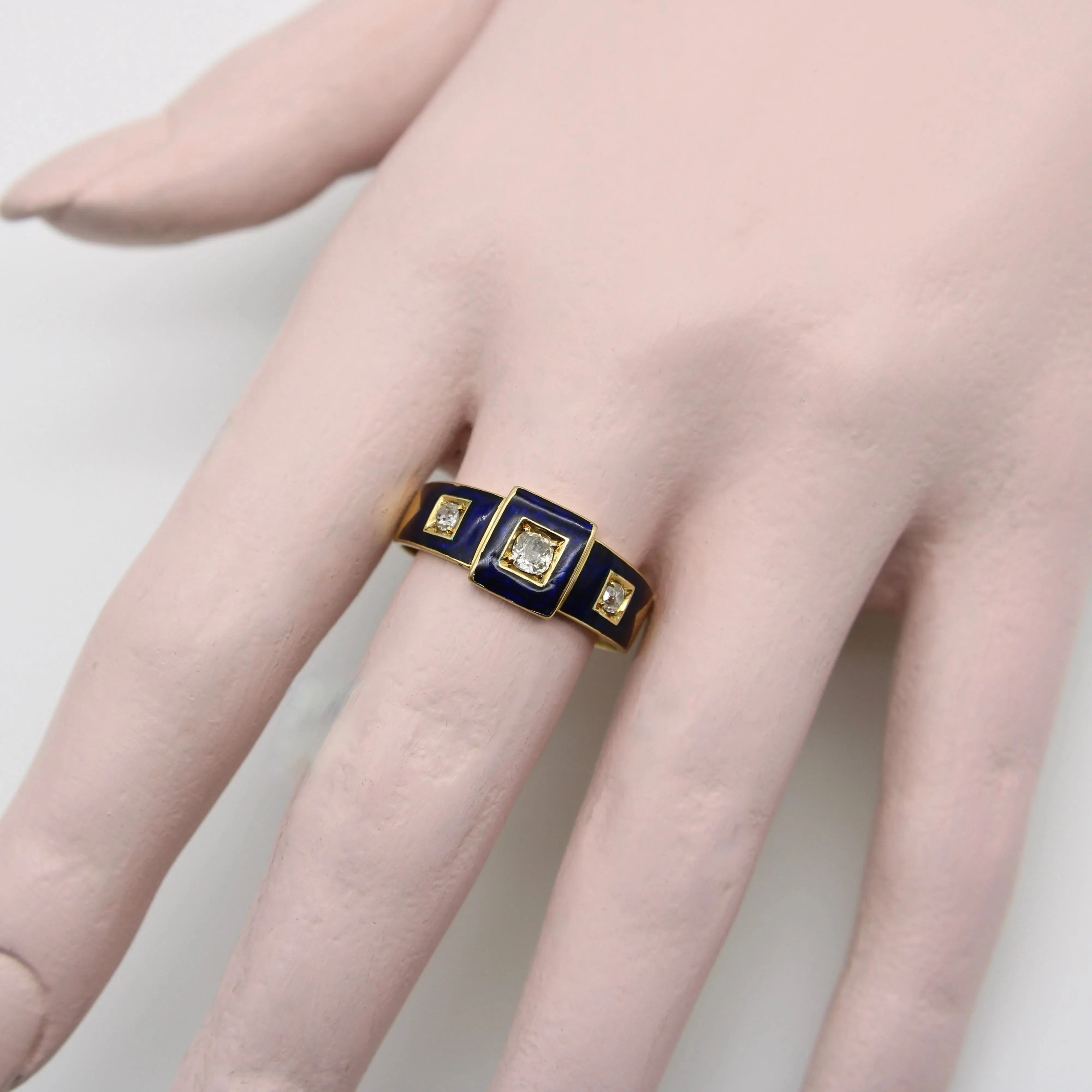 18K Gold Early Victorian Diamond Trilogy Ring with Blue Enamel Details sold by 58 Facettes product image thumbnail 2