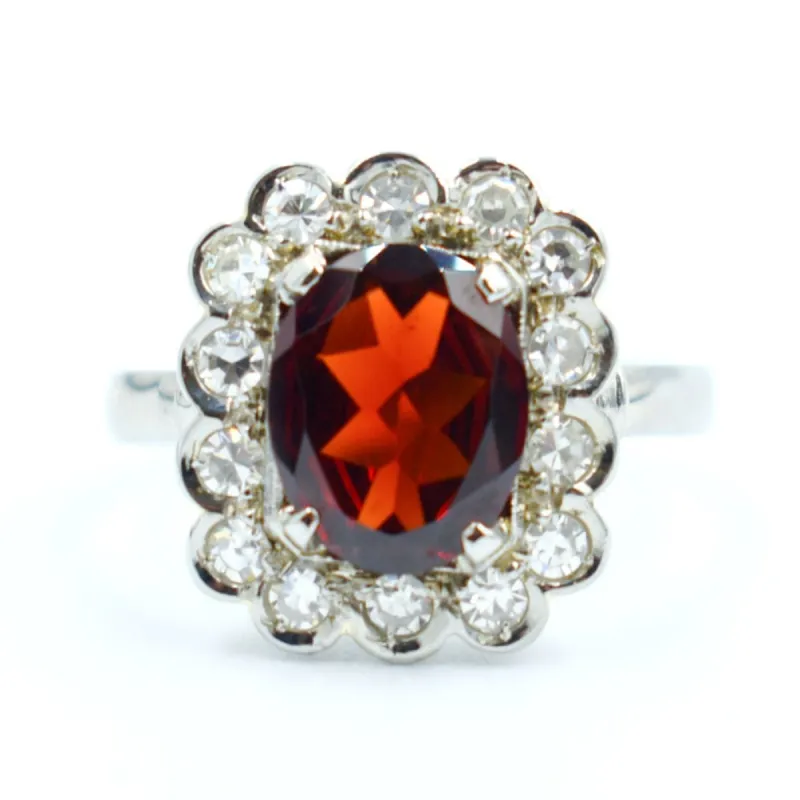 Bague Pompadour Or Grenat Diamants sold by 58 Facettes