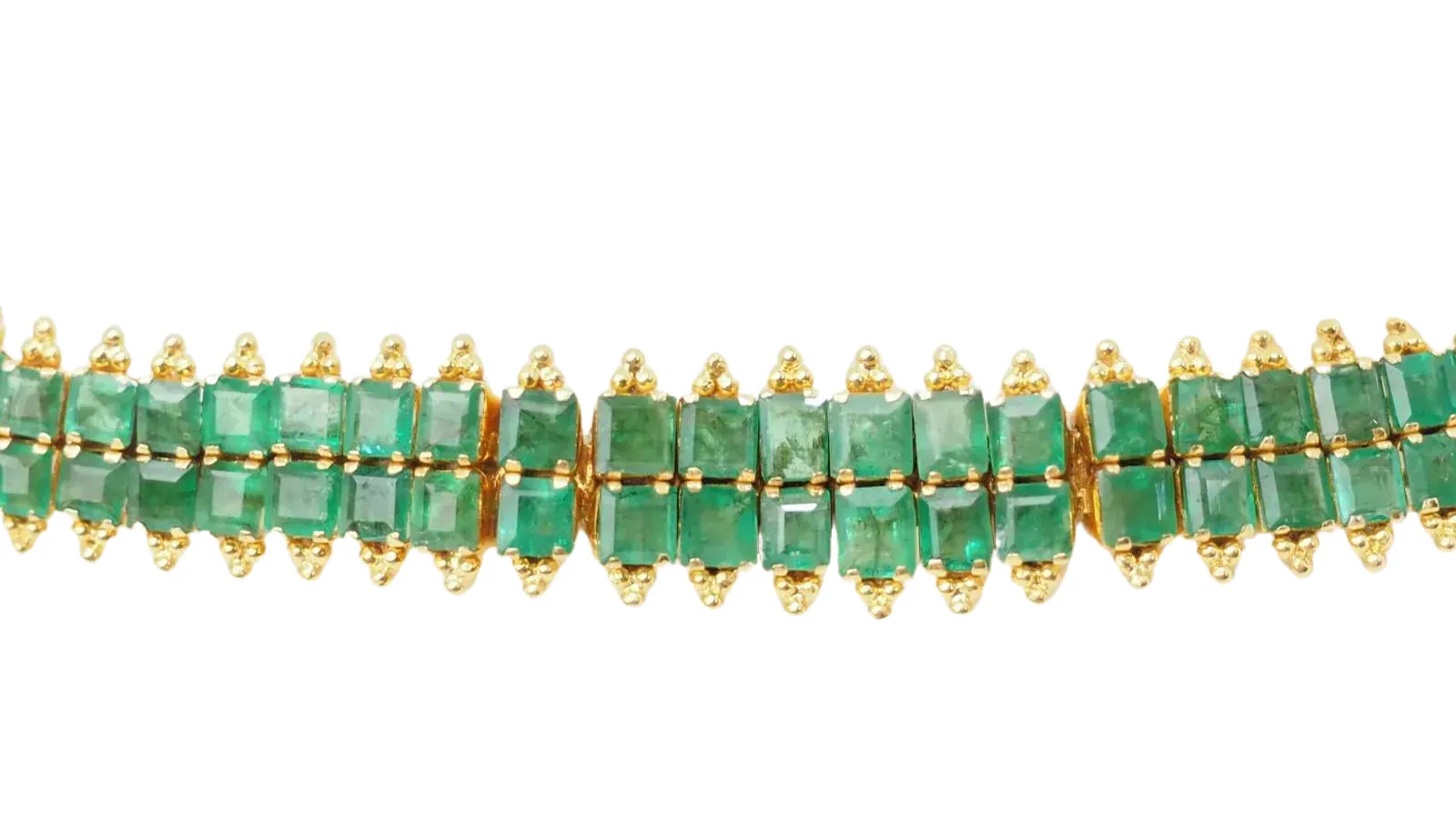 Bracelet souple en or jaune et émeraudes sold by 58 Facettes