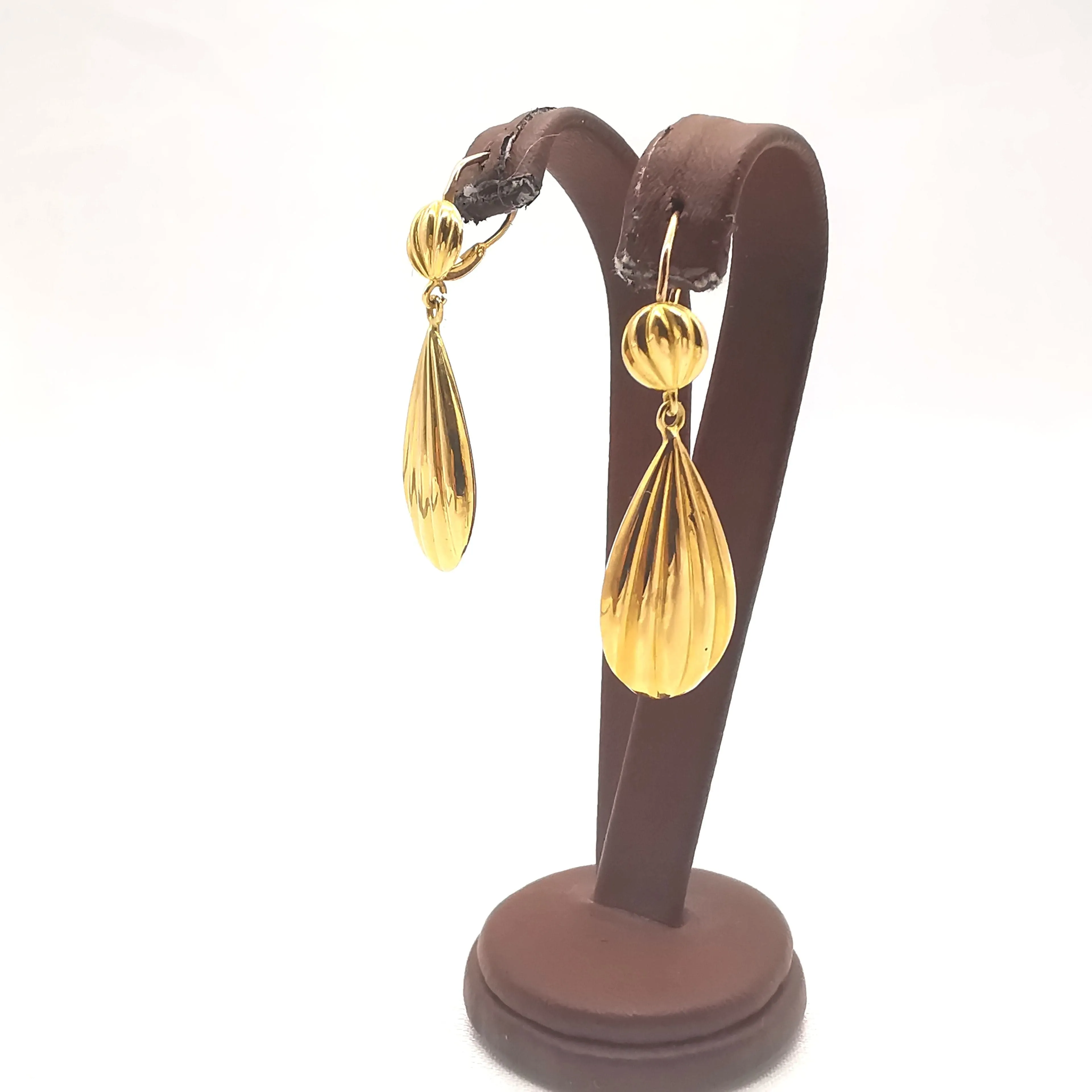 Boucles d'oreilles en or sold by 58 Facettes product image thumbnail 3