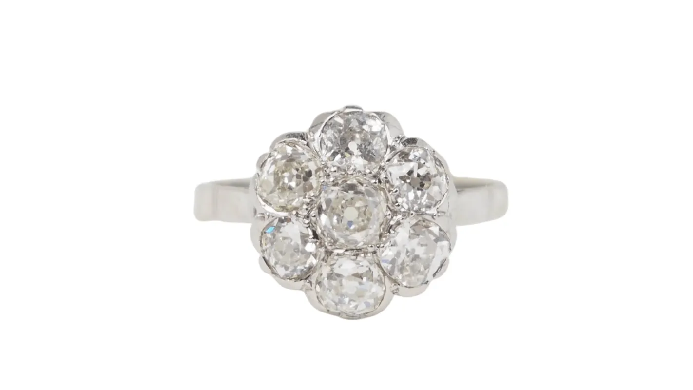 Bague Fleur en platine et diamants sold by 58 Facettes