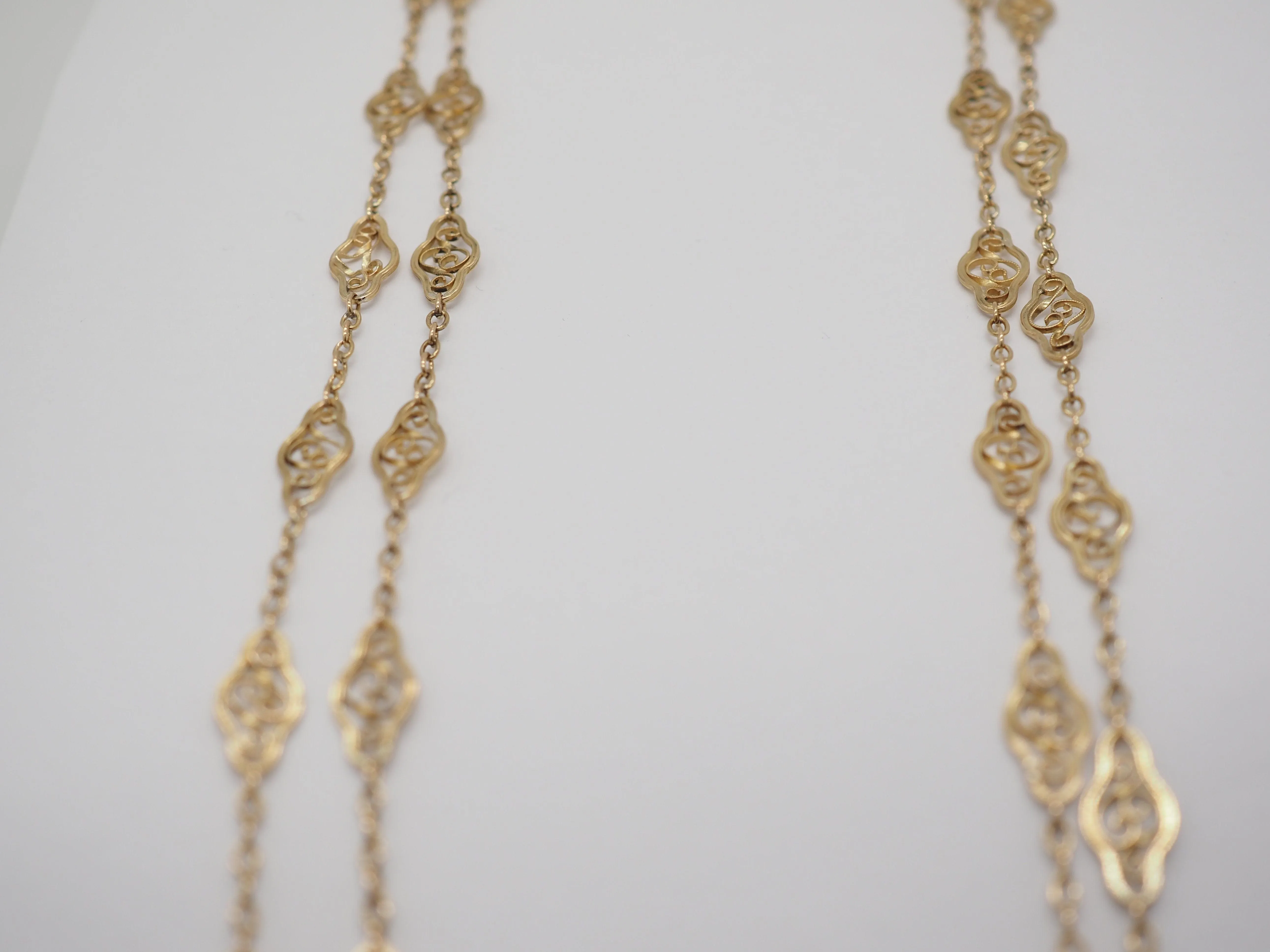 Long sautoir or jaune ancien en filigrane sold by 58 Facettes product image thumbnail 3