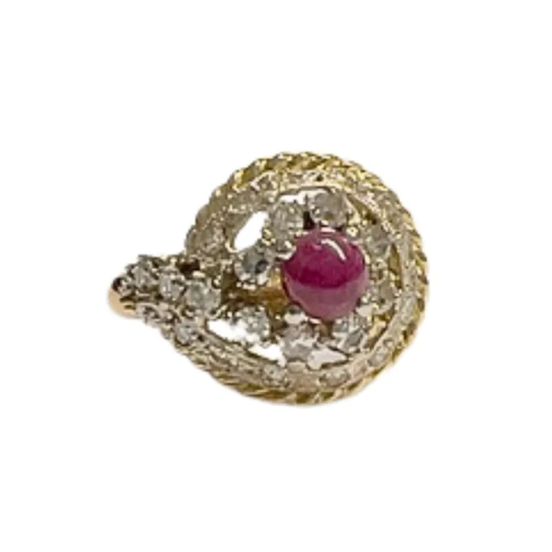 Bague Art Déco rubis cabochon diamants sold by 58 Facettes