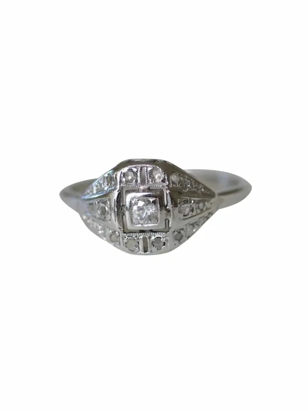 Bague Art Déco dôme diamants sold by 58 Facettes