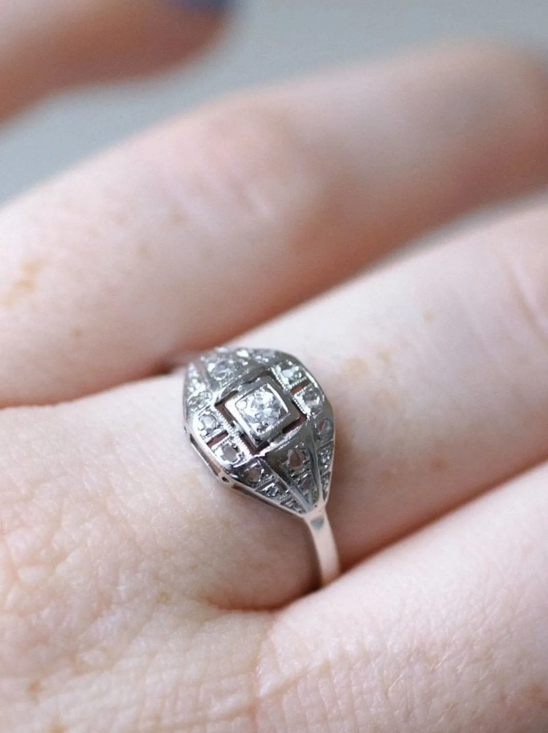 Bague Art Déco dôme diamants sold by 58 Facettes product image thumbnail 3