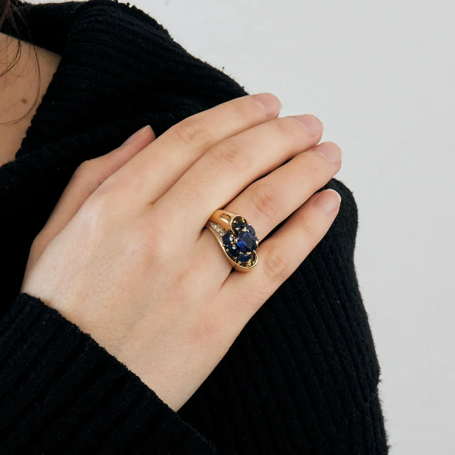 Bague tourbillon saphirs et diamants sold by 58 Facettes product image thumbnail 2