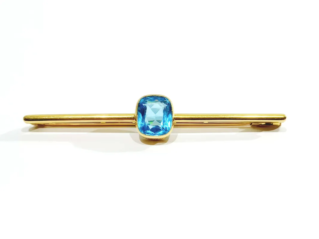 Broche en or et pierre synthétique sold by 58 Facettes