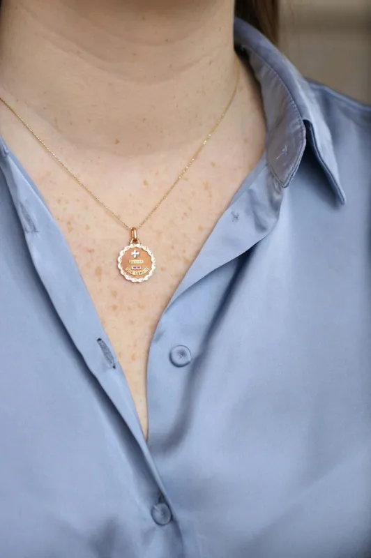Médaille d'amour vintage A.AUGIS en or rose sold by 58 Facettes