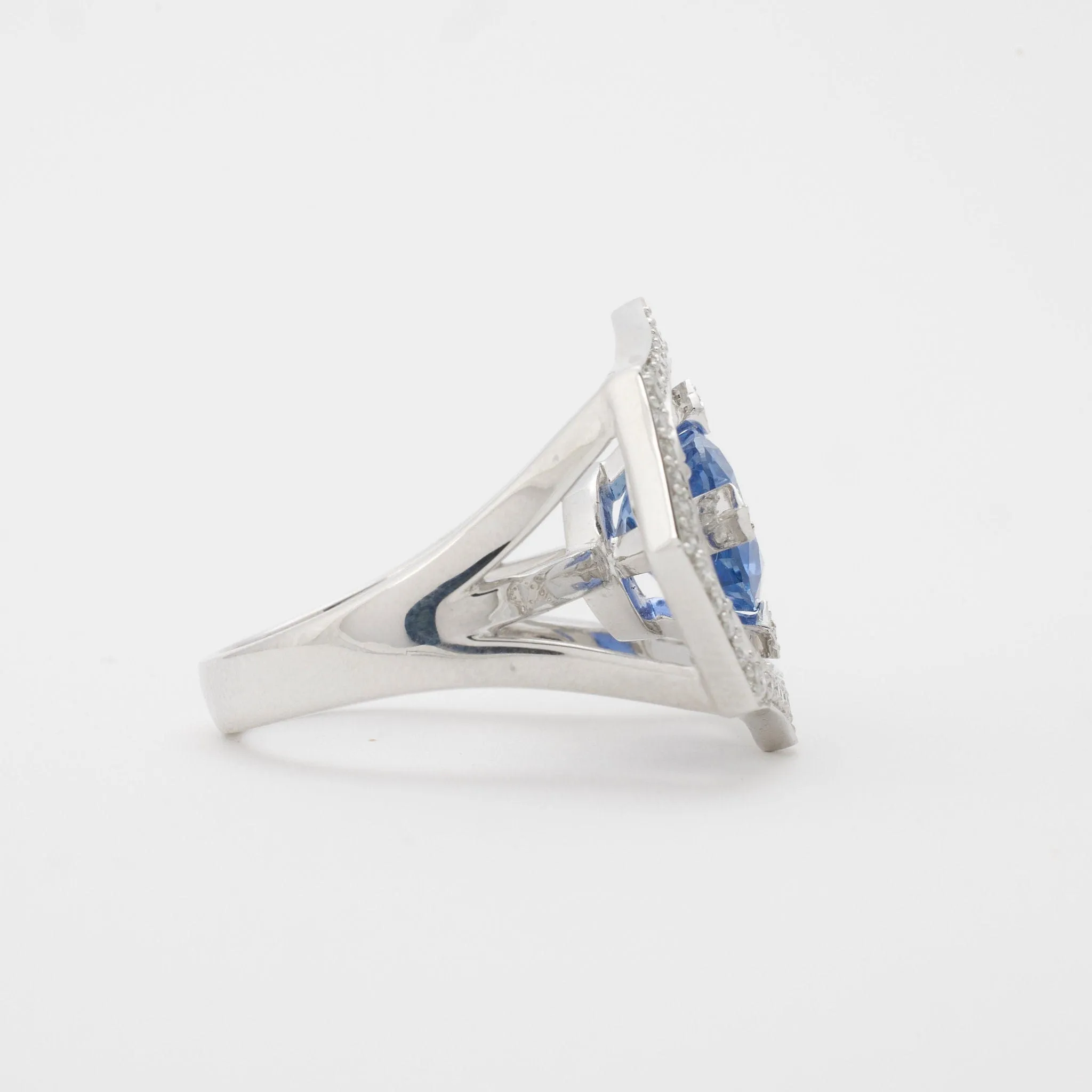 Bague saphir et diamants sold by 58 Facettes product image thumbnail 3