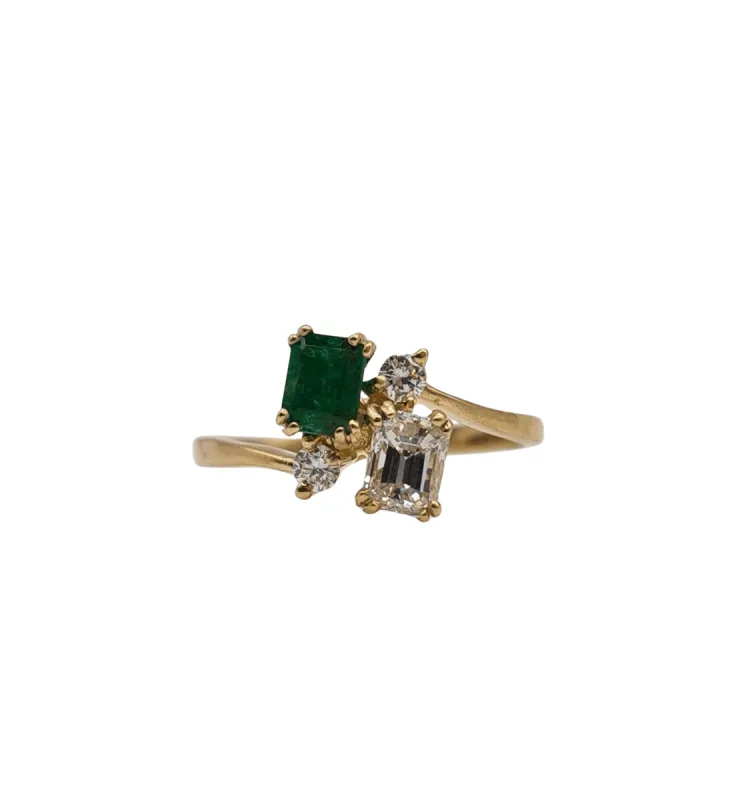 Bague or jaune 18 carats sertie d'une émeraude et diamants naturels sold by 58 Facettes