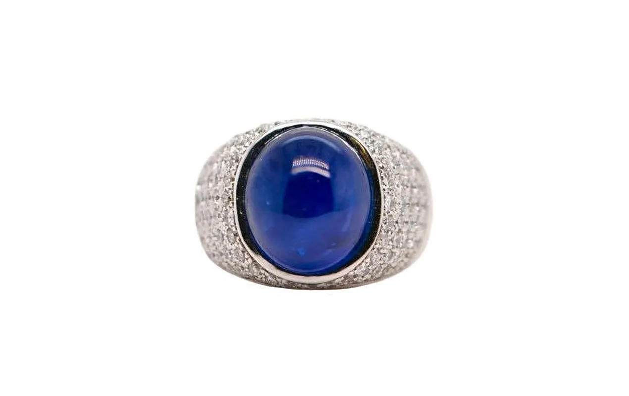Bague en or blanc sertie d'un saphir et de diamants sold by 58 Facettes
