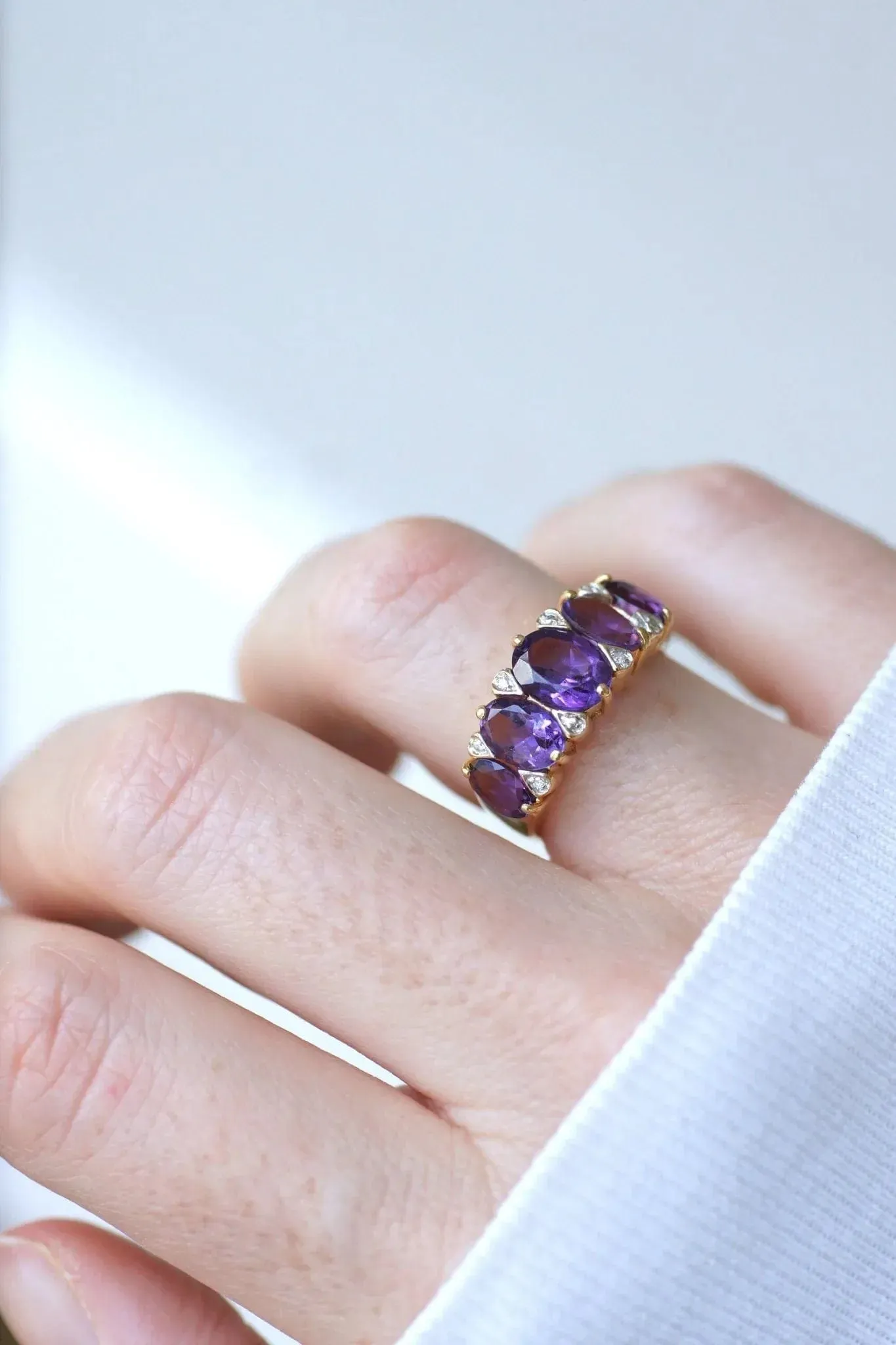 Bague jarretière améthystes et diamants sold by 58 Facettes product image thumbnail 2