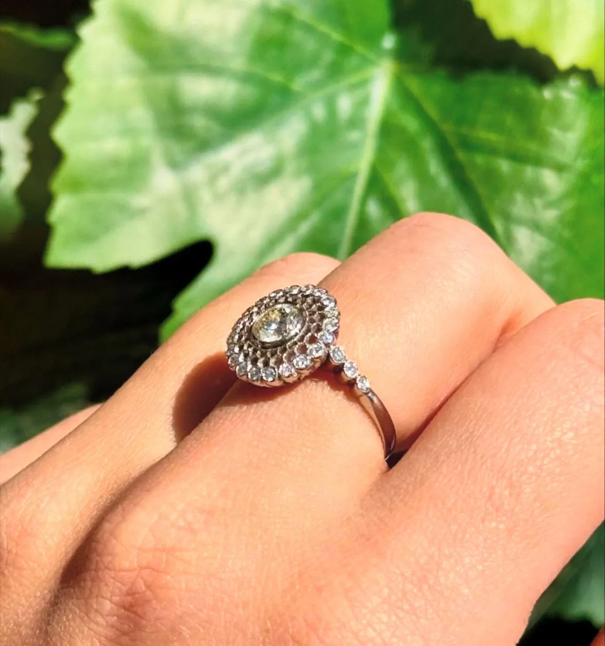 Bague en platine avec diamants. sold by 58 Facettes product image thumbnail 3