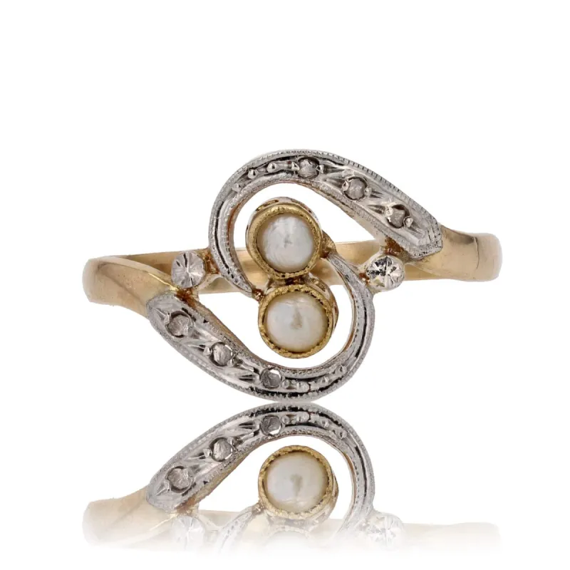 Bague ancienne Toi et Moi perles fines diamants sold by 58 Facettes