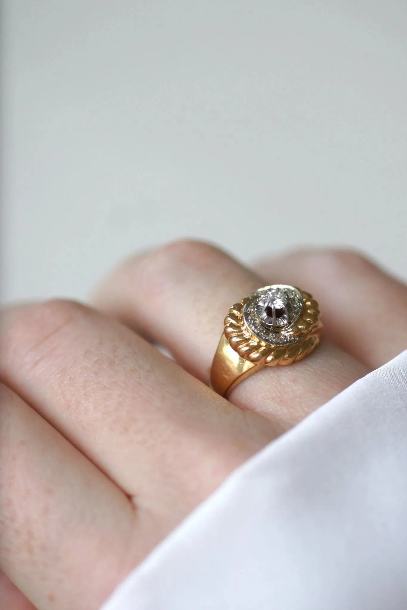 Bague tourbillon vintage or rose et diamants sold by 58 Facettes product image thumbnail 2