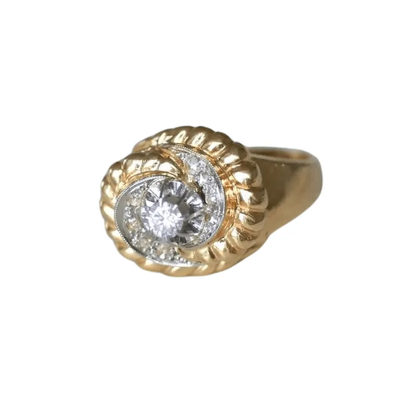 Bague tourbillon vintage or rose et diamants sold by 58 Facettes