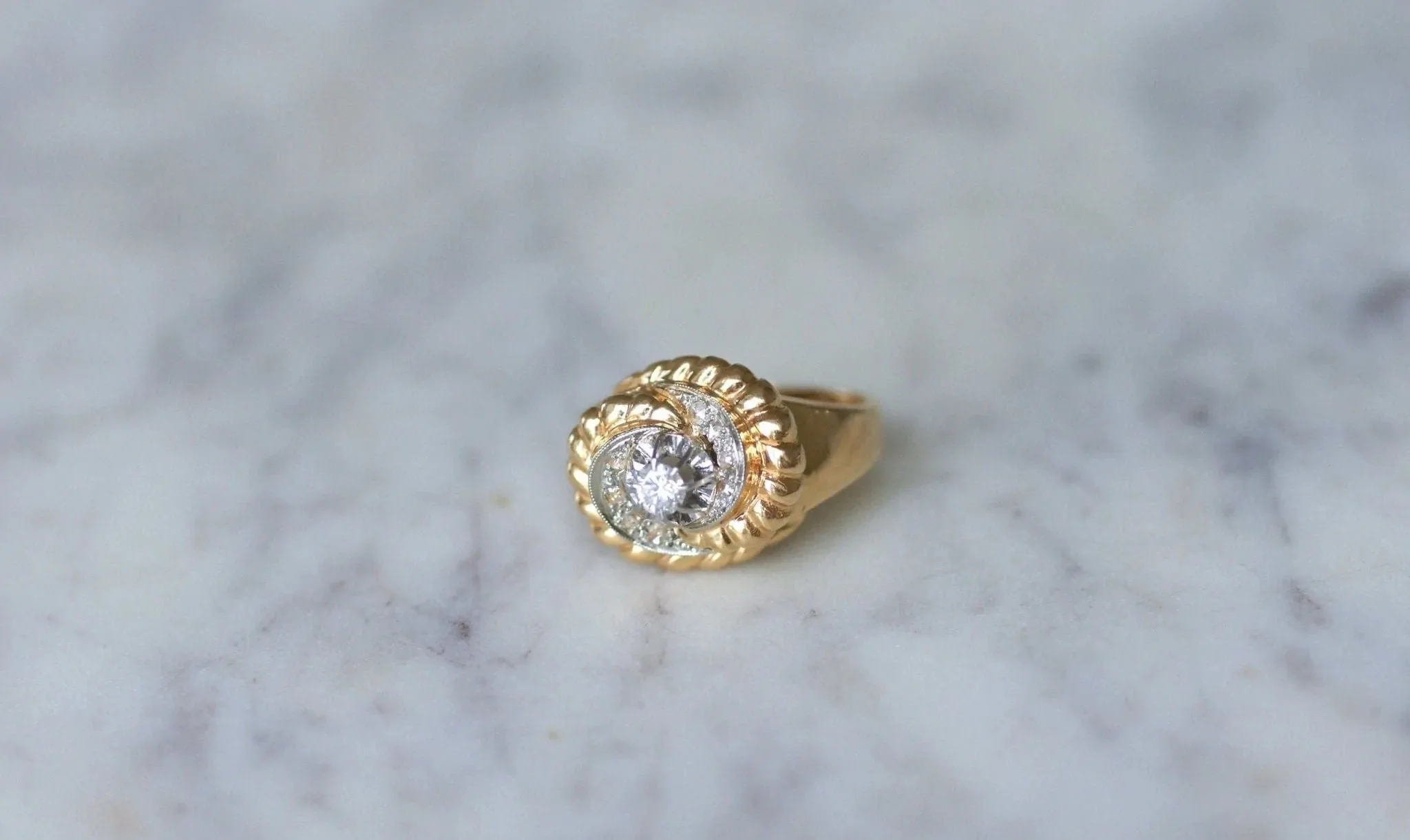 Bague tourbillon vintage or rose et diamants sold by 58 Facettes product image thumbnail 3