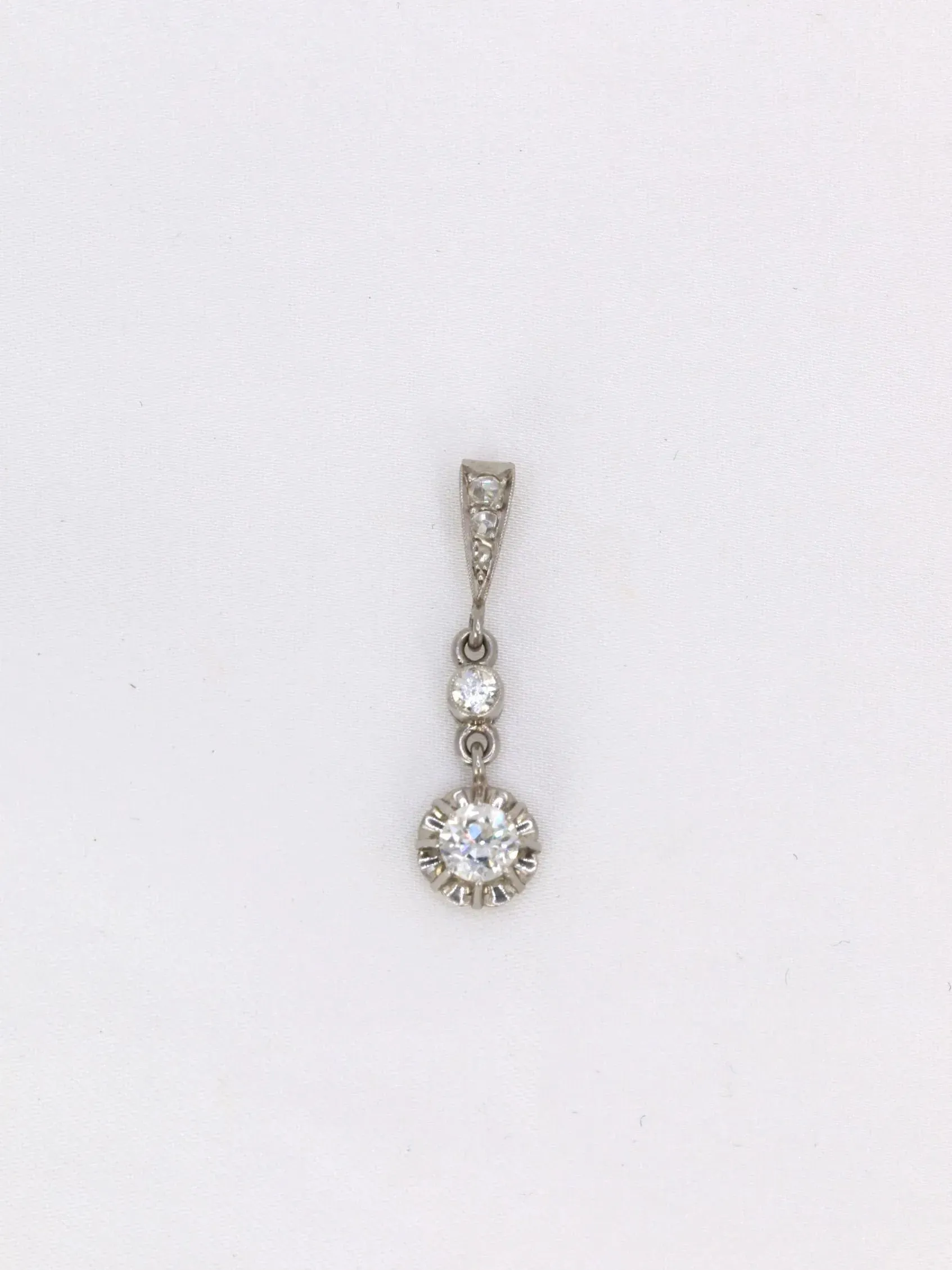 Pendentif ancien platine diamants 0,34 ct sold by 58 Facettes product image thumbnail 5