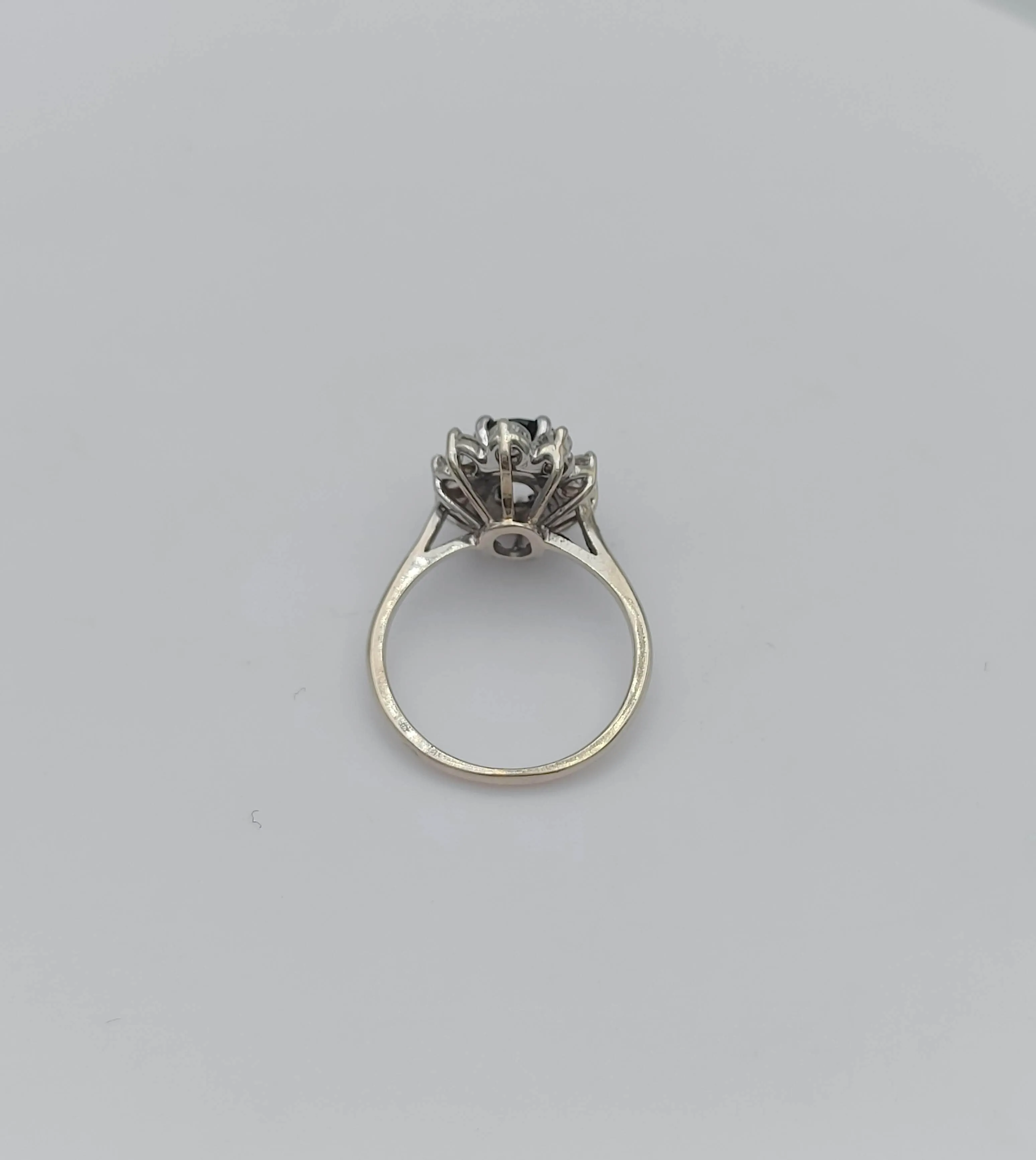 Bague Pompadour vintage or gris, saphir et diamants sold by 58 Facettes product image thumbnail 4