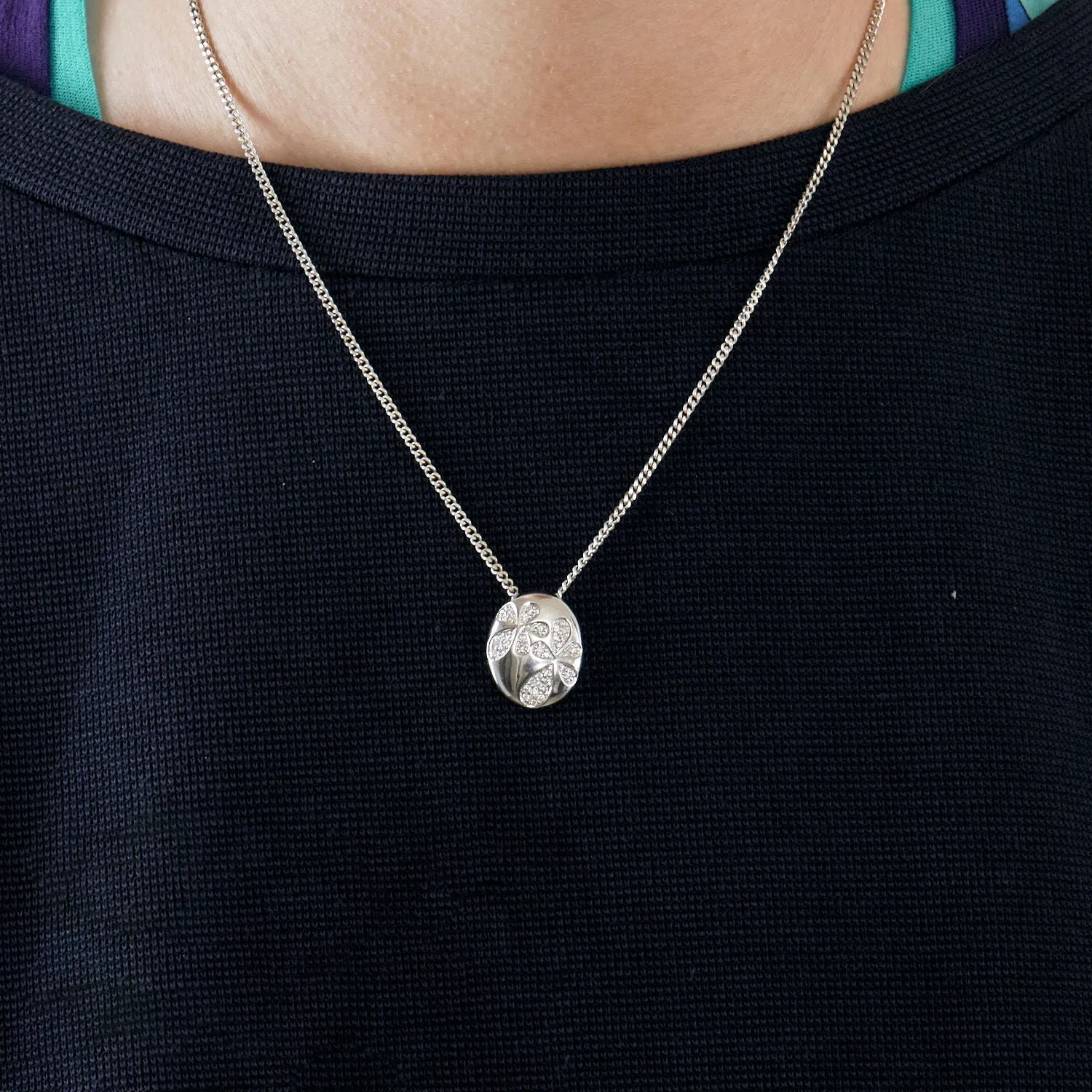 Pendentif or blanc pavé de diamants sold by 58 Facettes product image thumbnail 2