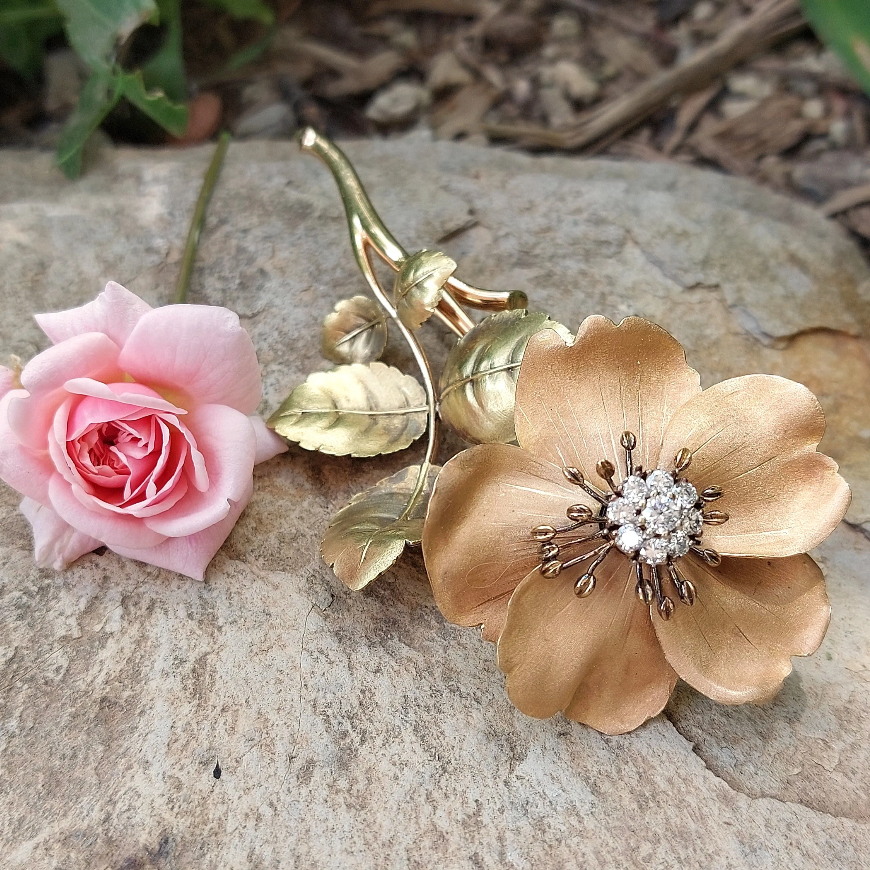 Broche Eglantine trembleuse 19siècle diamants sold by 58 Facettes product image thumbnail 4