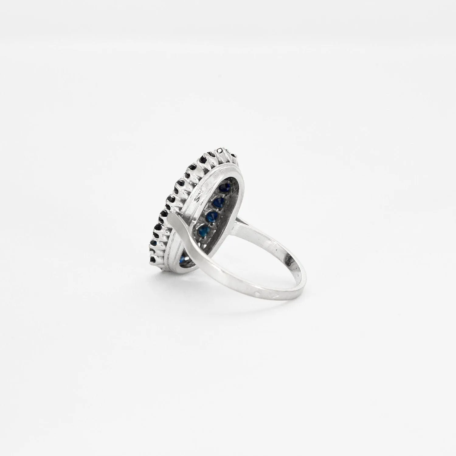 Bague or gris diamants et saphirs sold by 58 Facettes product image thumbnail 3