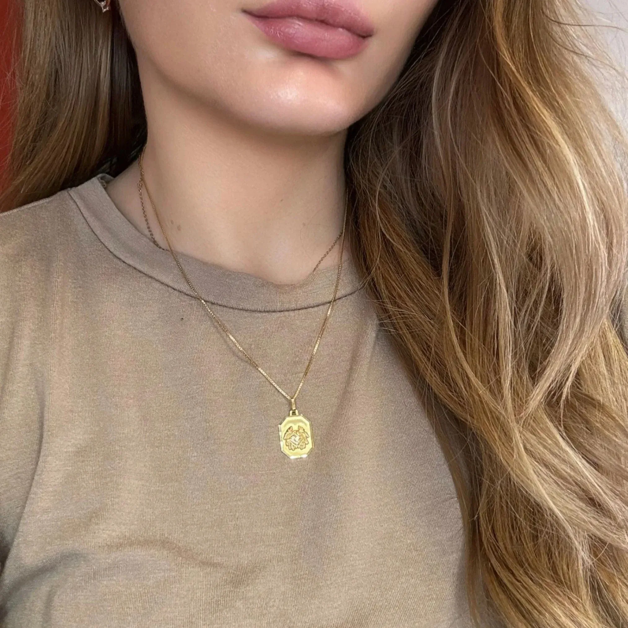 Médaille Or Jaune 18k Signe Astrologique Cancer sold by 58 Facettes product image thumbnail 2